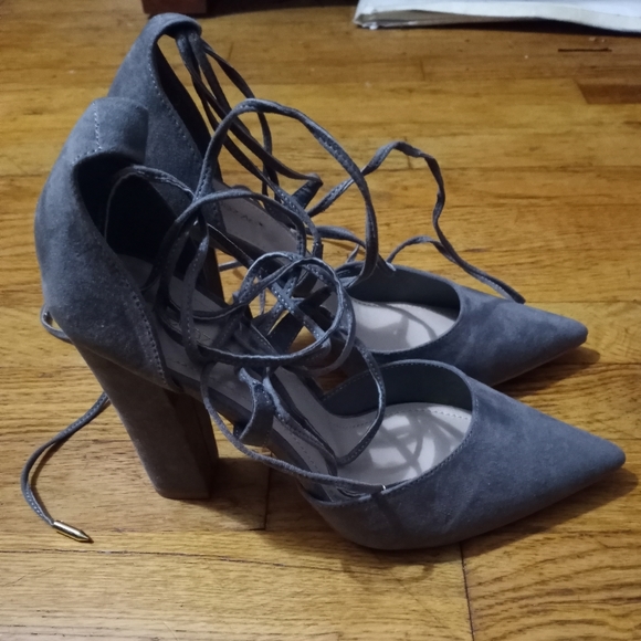 Grey laceup block heels size 10 - Picture 2 of 4